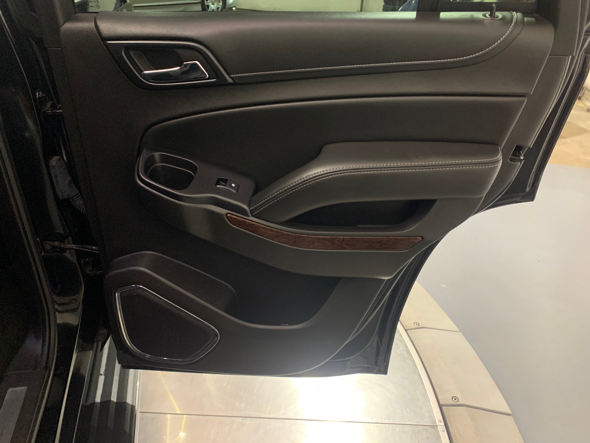 Used-2016-GMC-Yukon-SLT-4X4