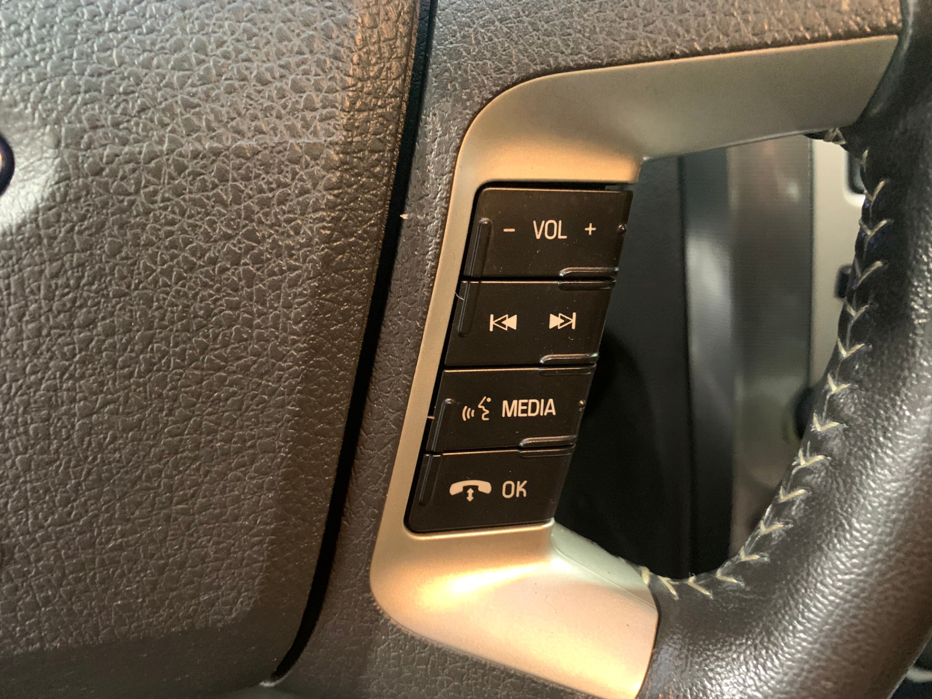 Used-2012-Ford-Fusion-SEL-FWD