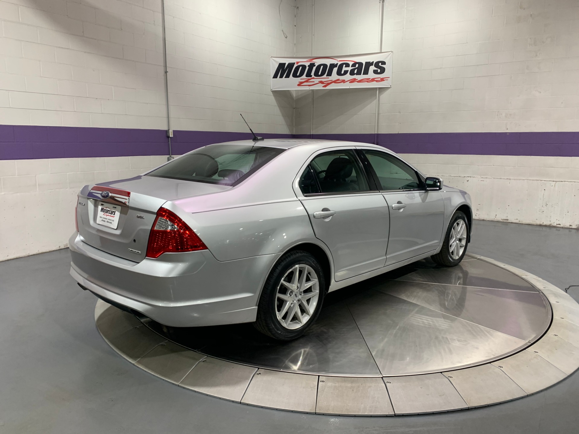 Used-2012-Ford-Fusion-SEL-FWD