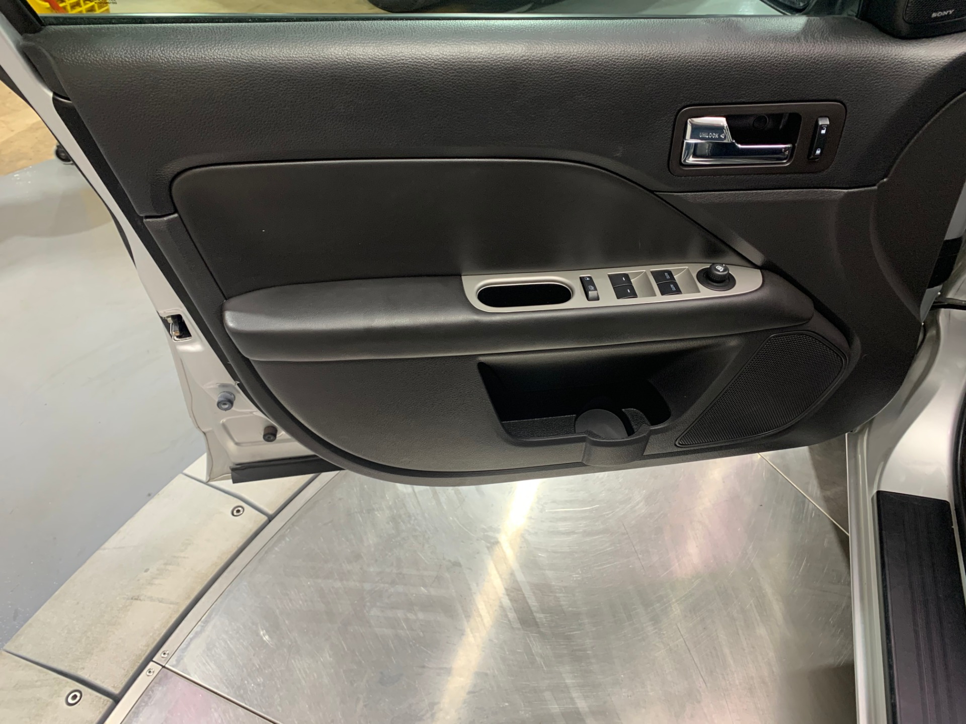 Used-2012-Ford-Fusion-SEL-FWD