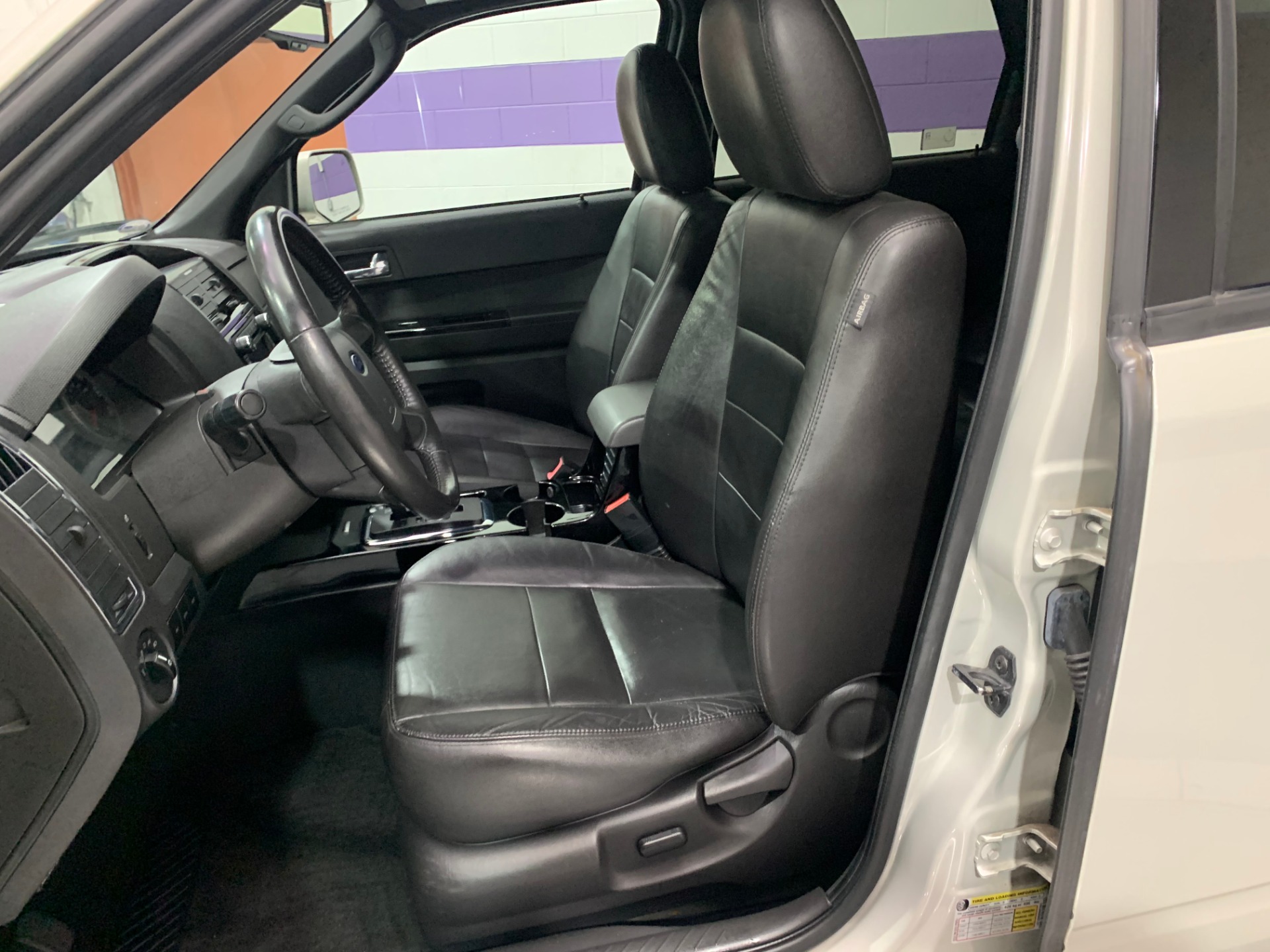 Used-2009-Ford-Escape-Limited-AWD
