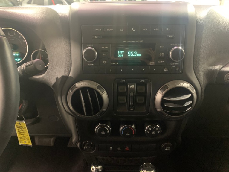 Used-2017-Jeep-Wrangler-Unlimited-Sport