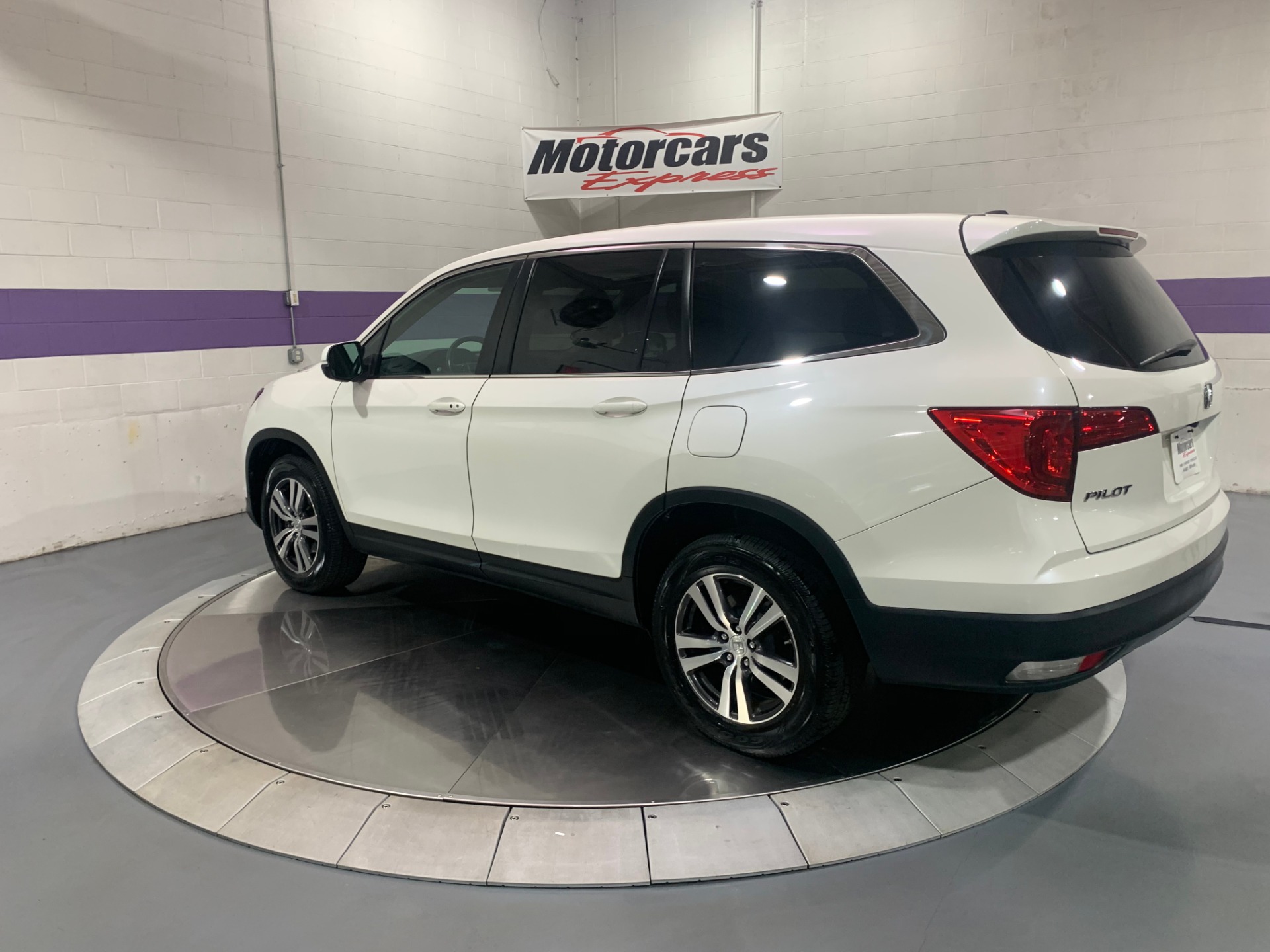 Used-2016-Honda-Pilot-EX-L-w/Navi-AWD