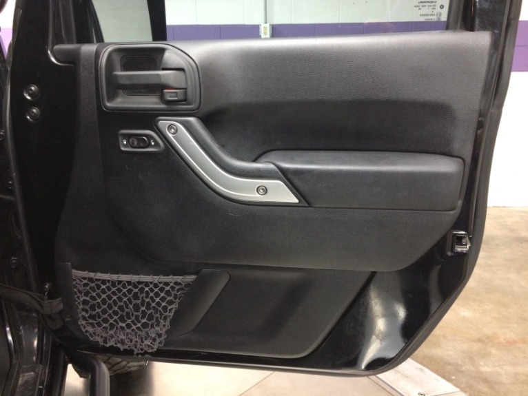 Used-2012-Jeep-Wrangler-Sahara-4x4-2dr-SUV