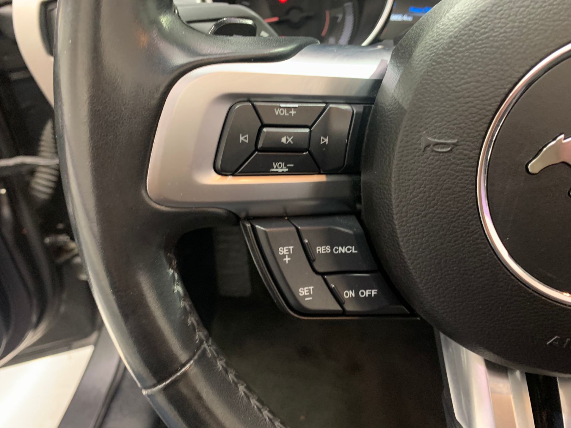Used-2018-Ford-Mustang-Convertible-EcoBoost-Premium-RWD