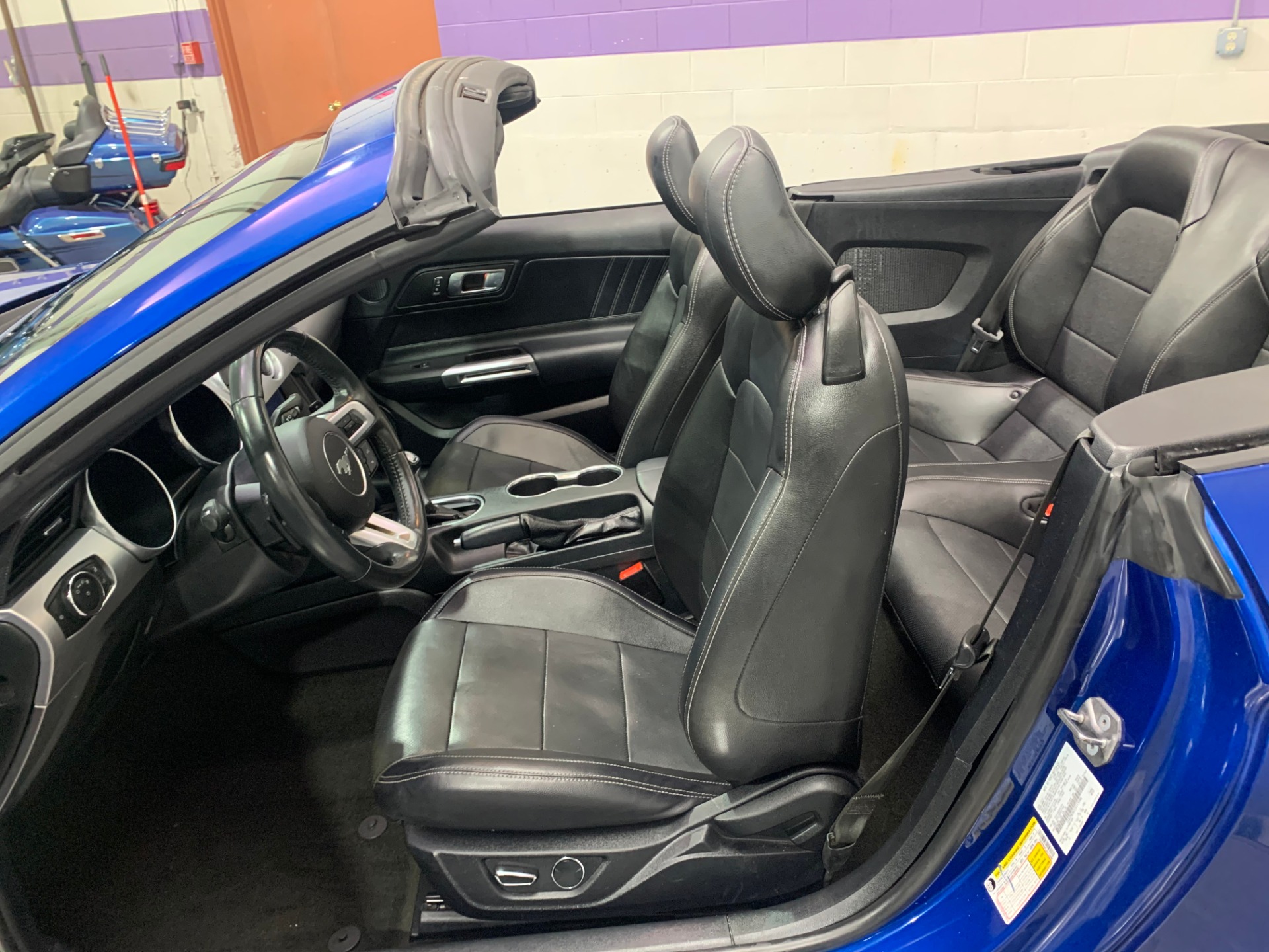 Used-2018-Ford-Mustang-Convertible-EcoBoost-Premium-RWD