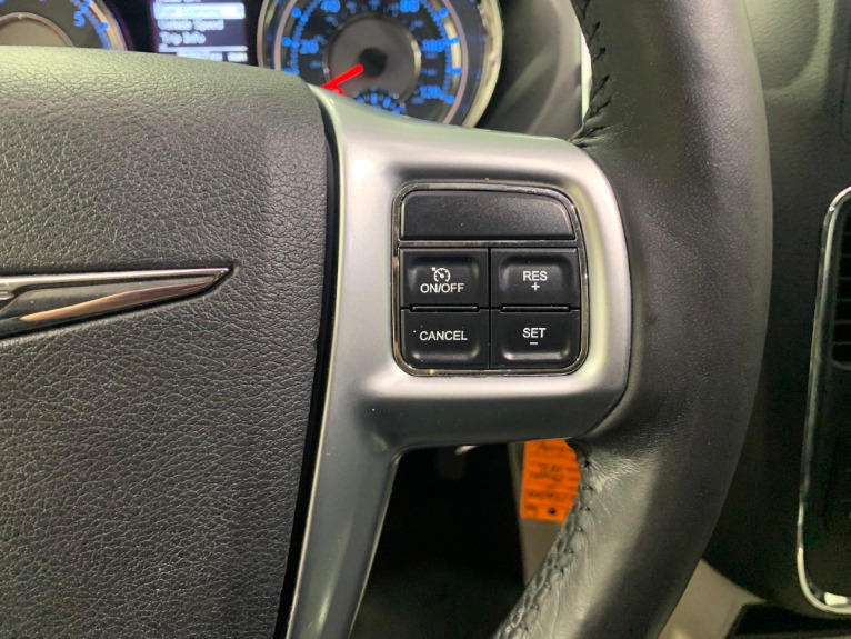 Used-2011-Chrysler-Town-and-Country-Touring-L