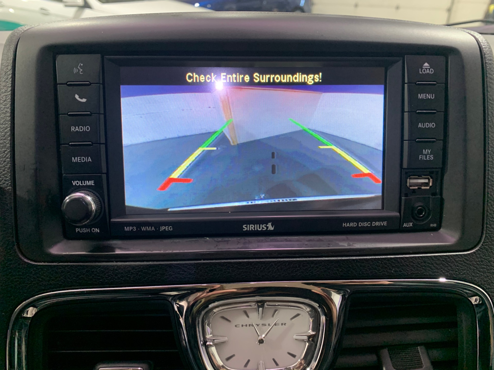 Used-2011-Chrysler-Town-and-Country-Touring-L