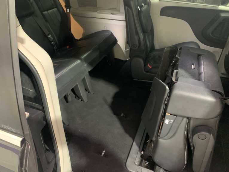 Used-2011-Chrysler-Town-and-Country-Touring-L
