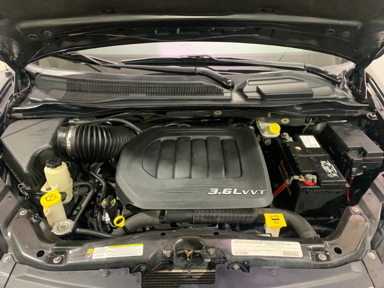 Used-2011-Chrysler-Town-and-Country-Touring-L