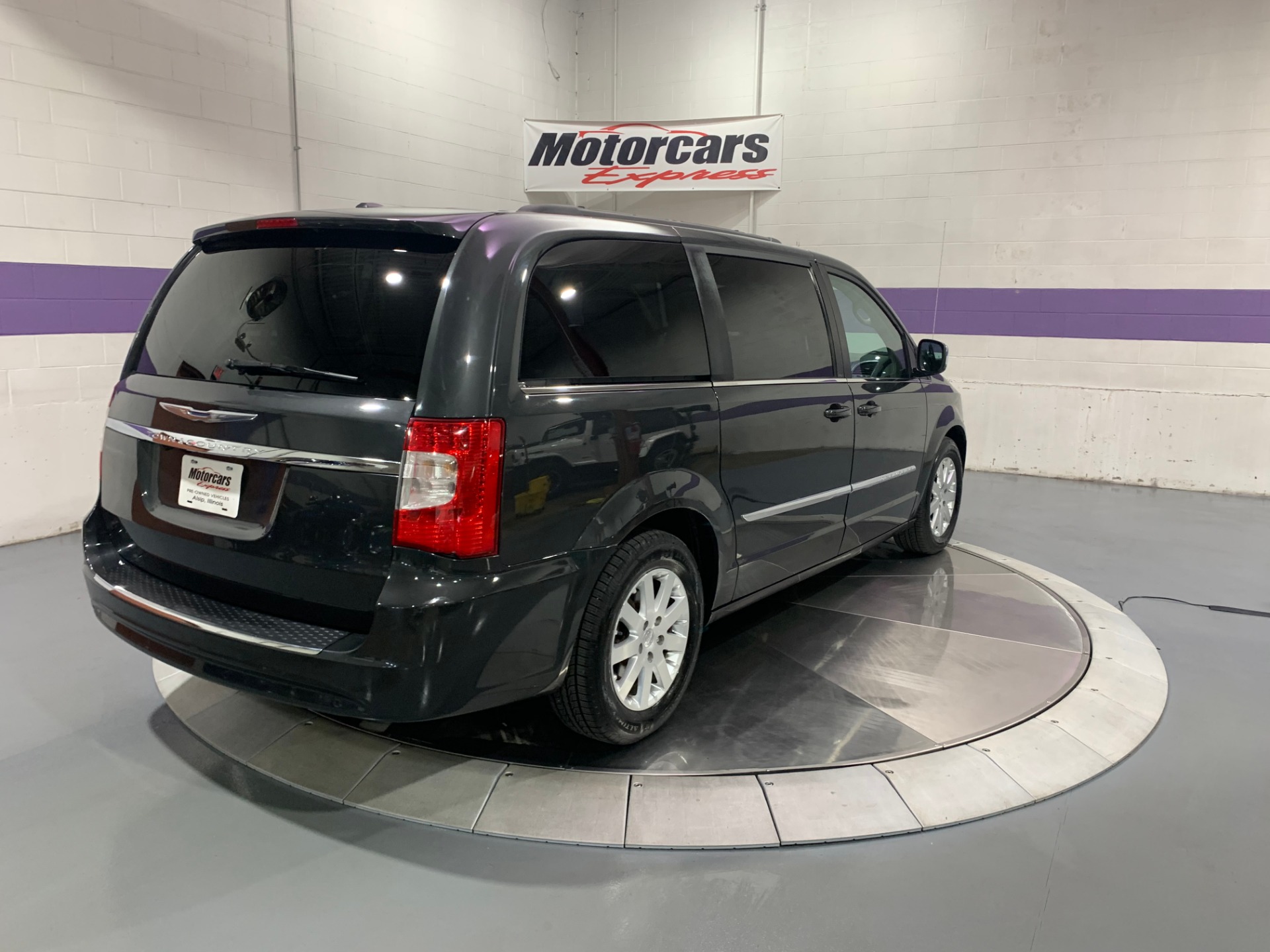 Used-2011-Chrysler-Town-and-Country-Touring-L