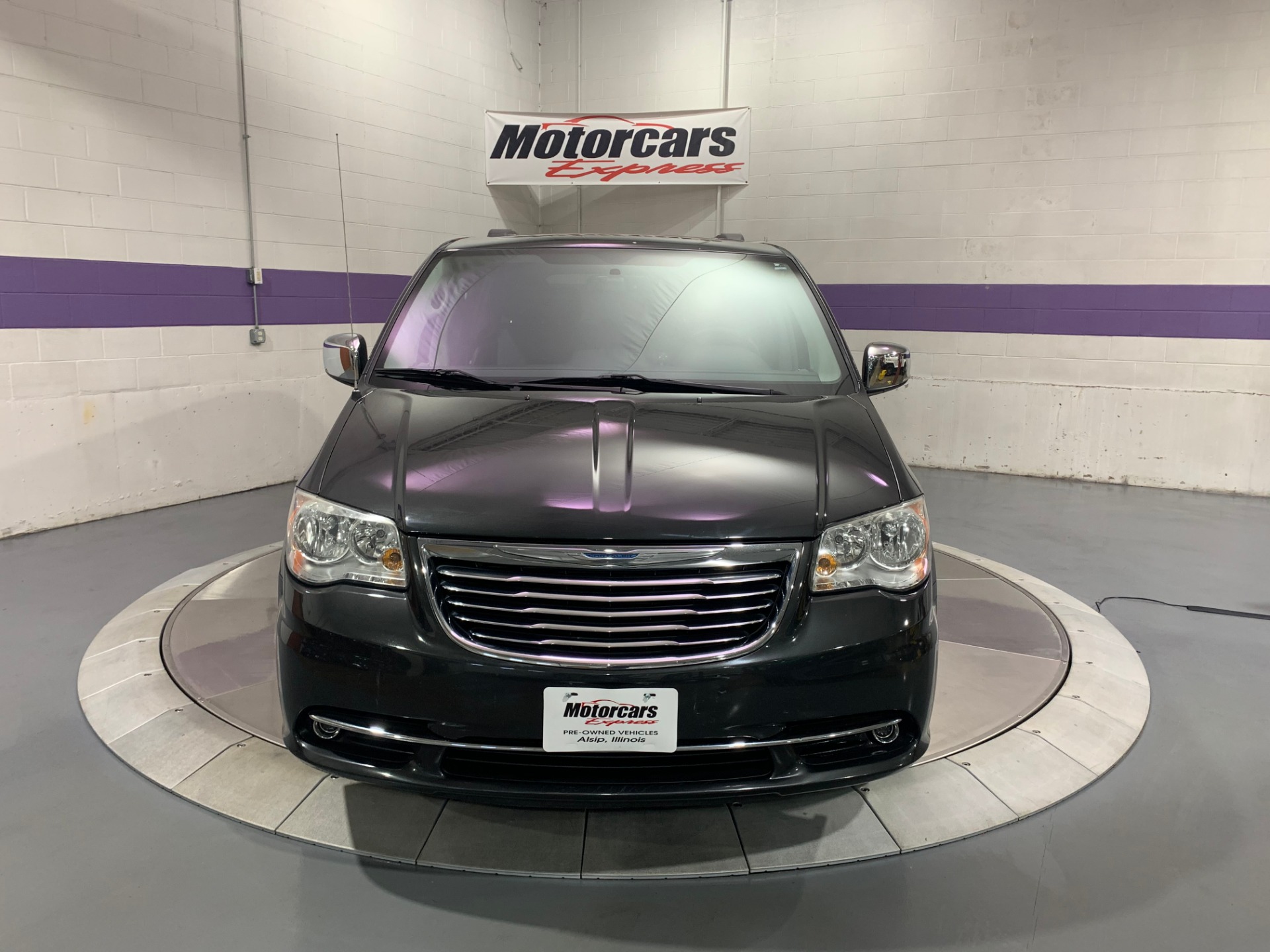 Used-2011-Chrysler-Town-and-Country-Touring-L