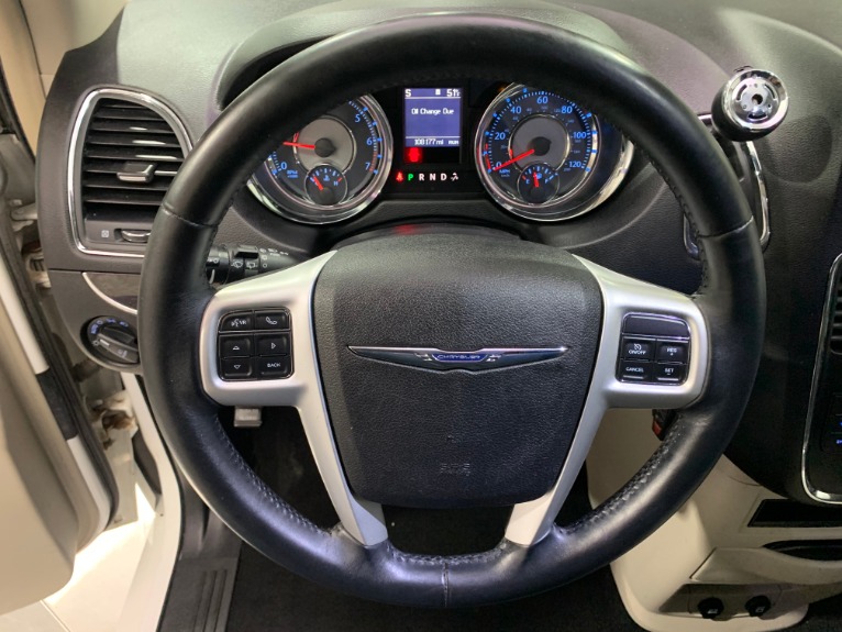 Used-2014-Chrysler-Town-and-Country-Touring-FWD