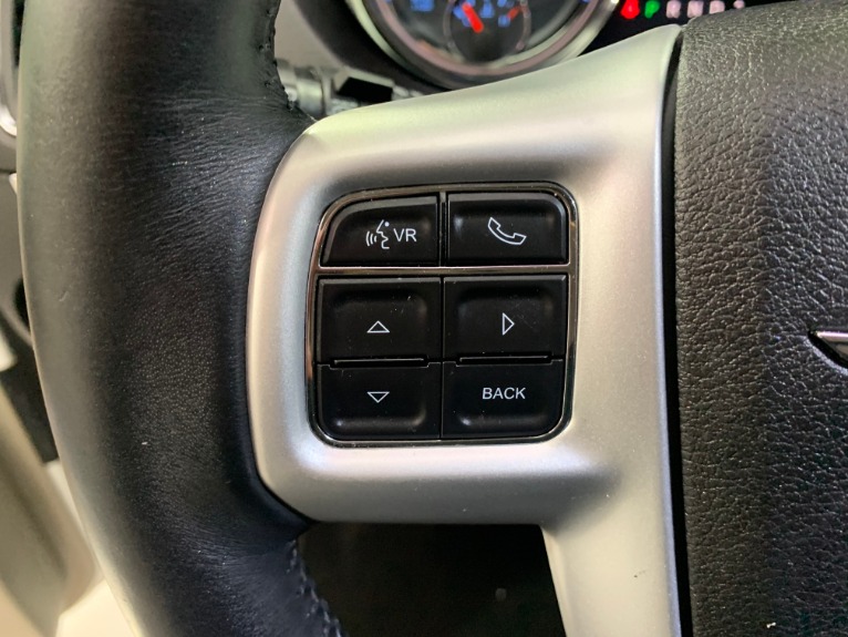 Used-2014-Chrysler-Town-and-Country-Touring-FWD