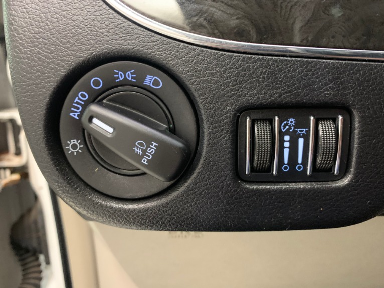 Used-2014-Chrysler-Town-and-Country-Touring-FWD