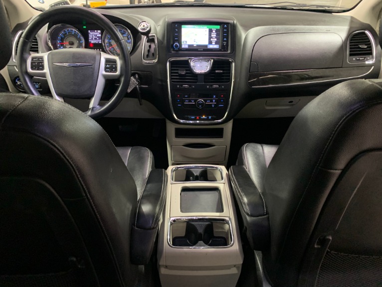 Used-2014-Chrysler-Town-and-Country-Touring-FWD