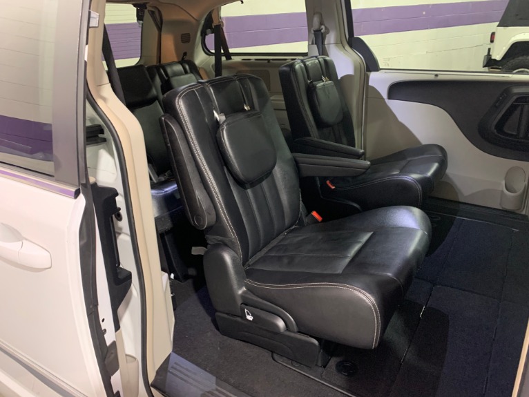Used-2014-Chrysler-Town-and-Country-Touring-FWD