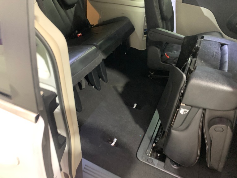 Used-2014-Chrysler-Town-and-Country-Touring-FWD