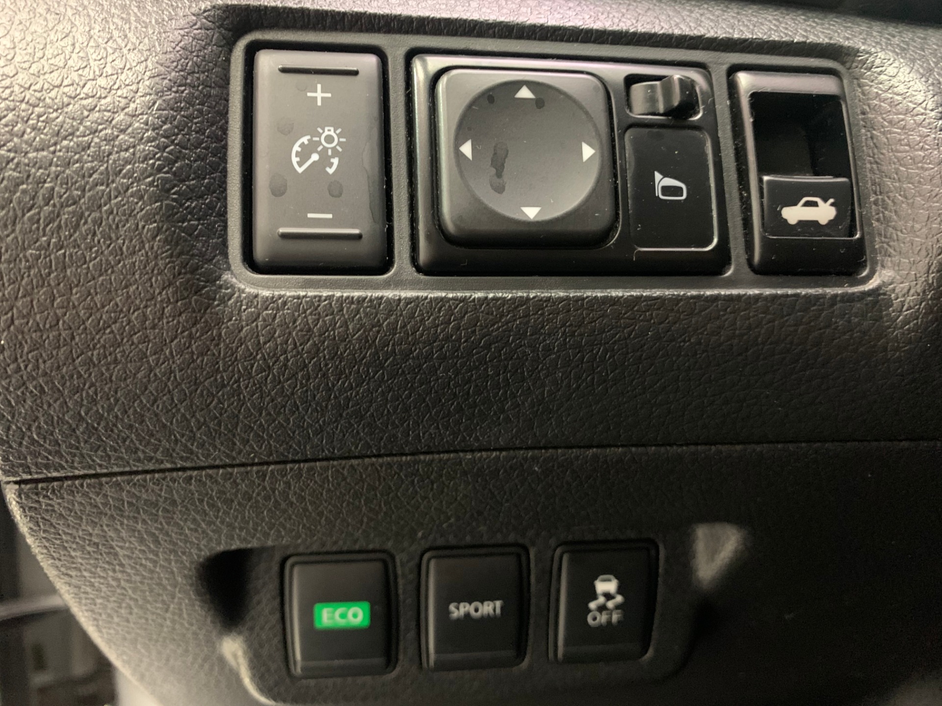 Used-2014-Nissan-Sentra-SV-FWD