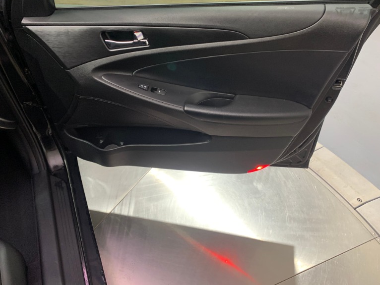 Used-2013-Hyundai-Sonata-SE-20T-FWD