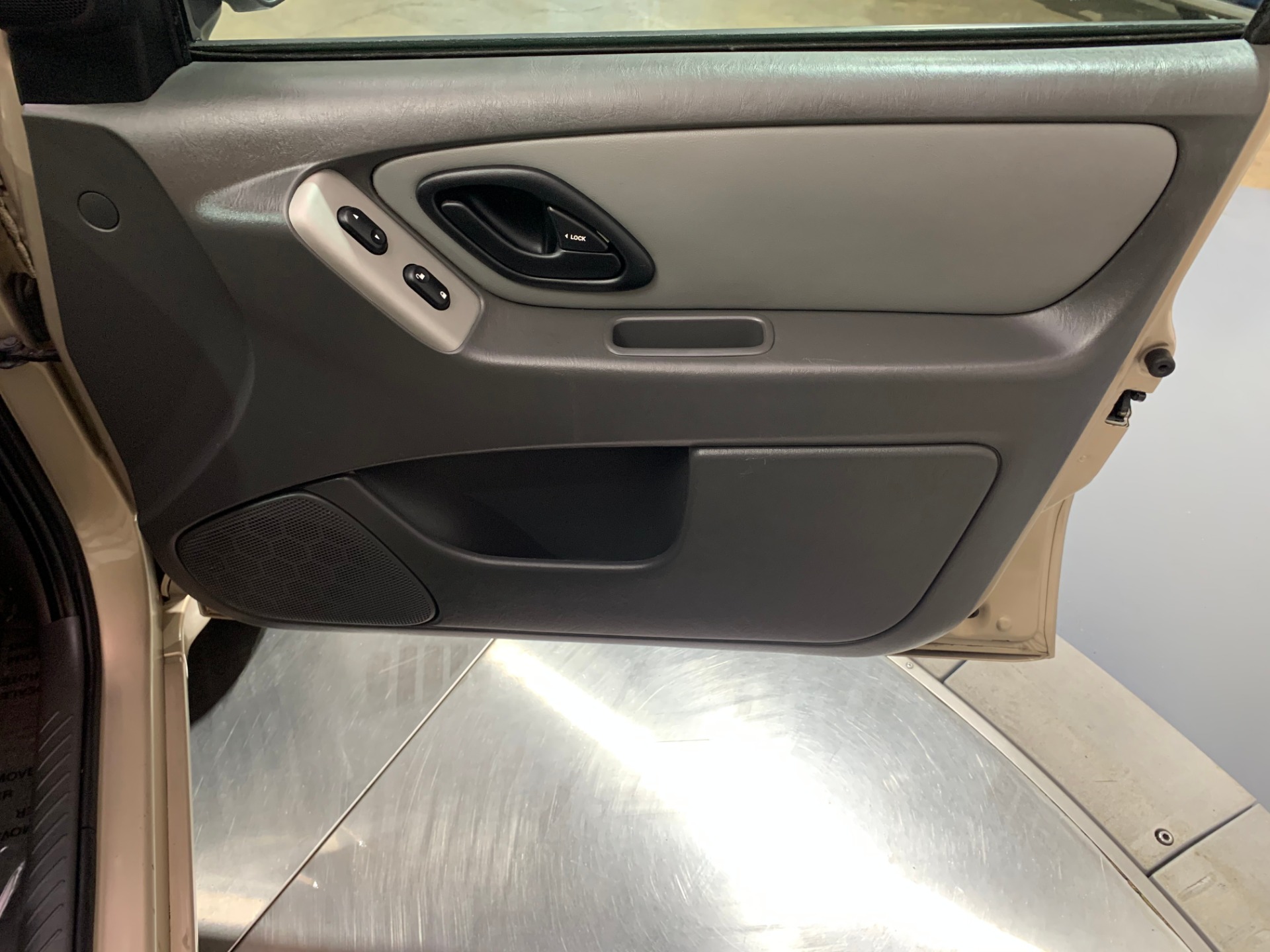 Used-2007-Ford-Escape-Hybrid-AWD