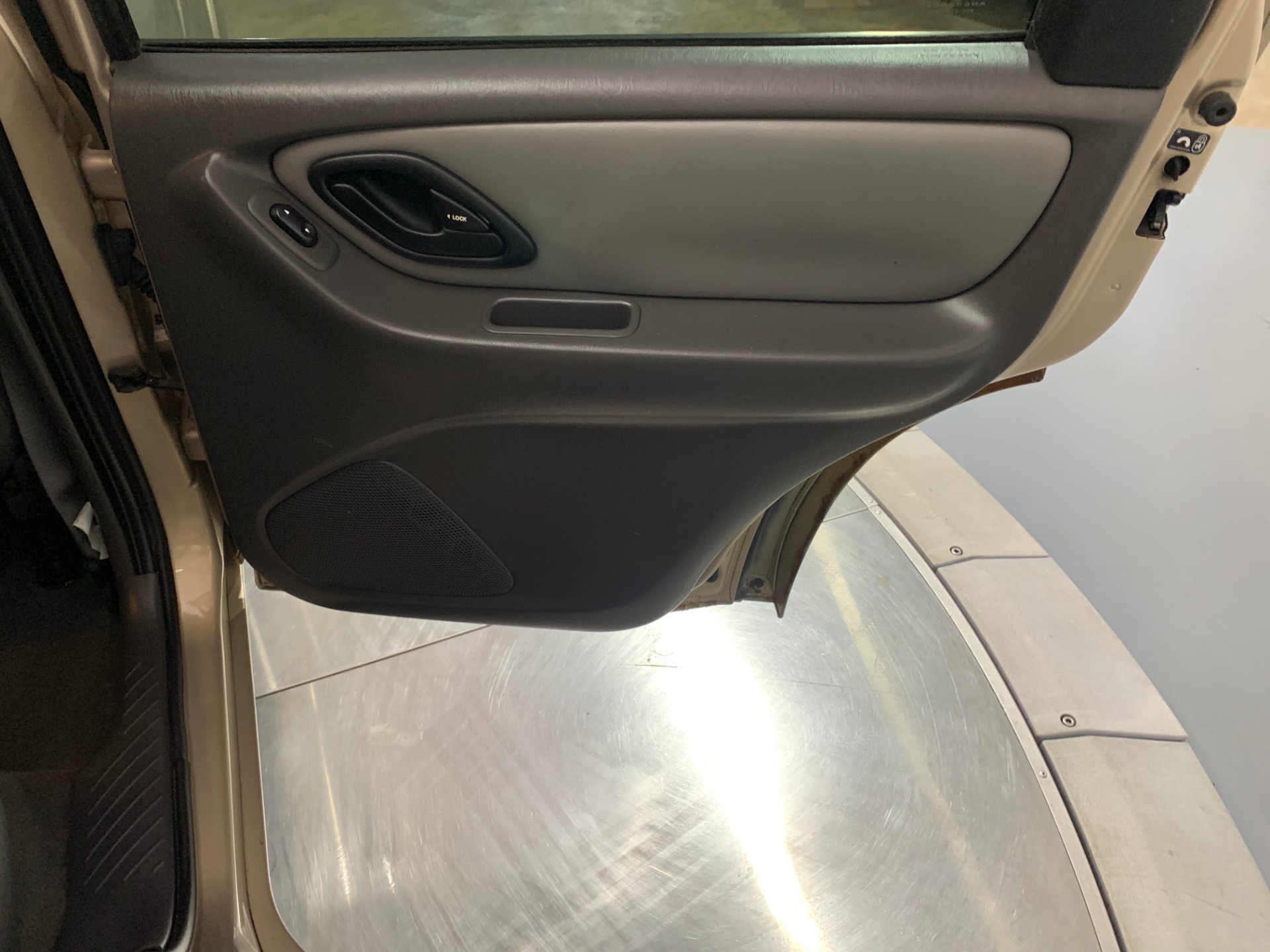 Used-2007-Ford-Escape-Hybrid-AWD
