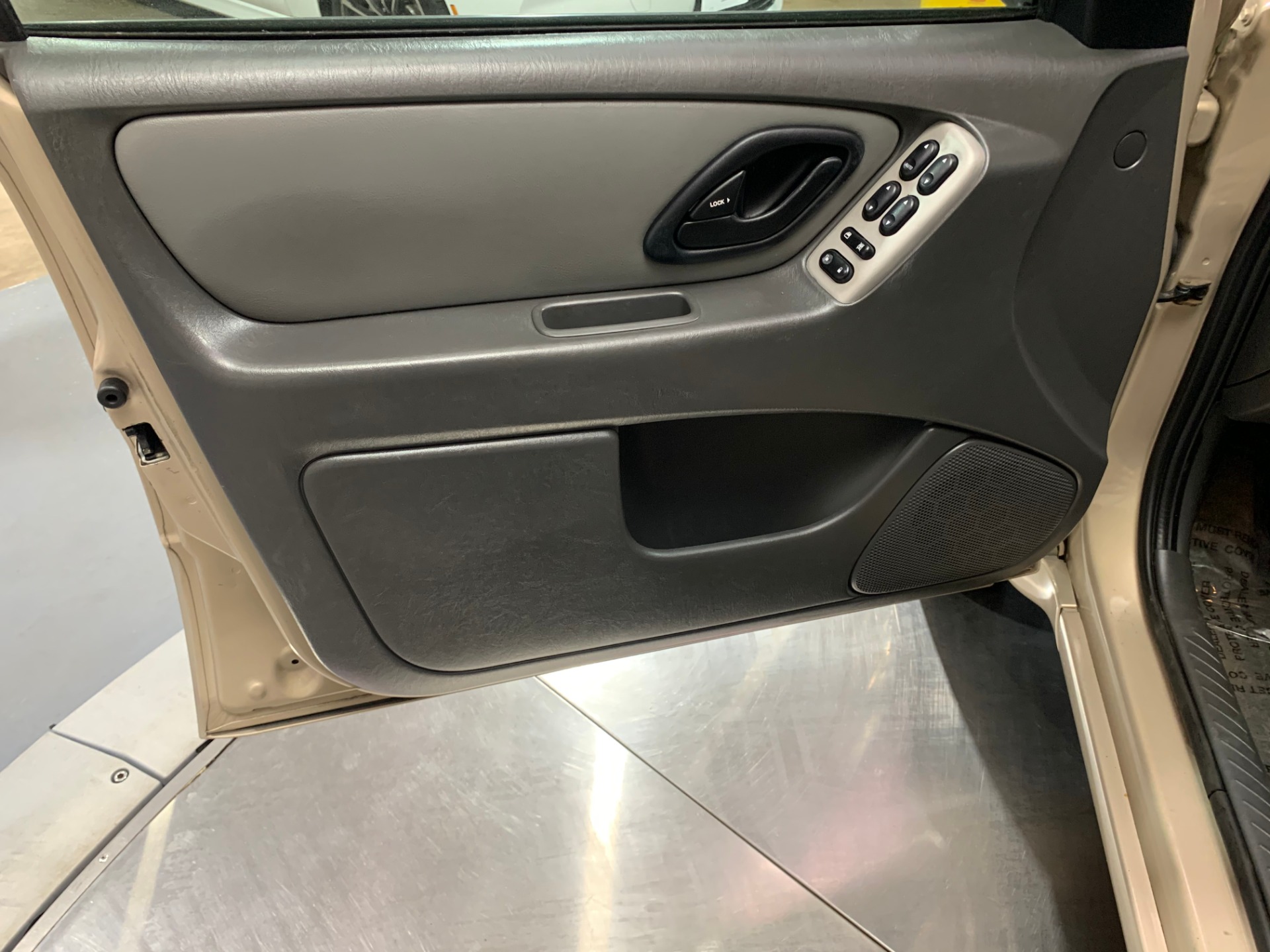 Used-2007-Ford-Escape-Hybrid-AWD
