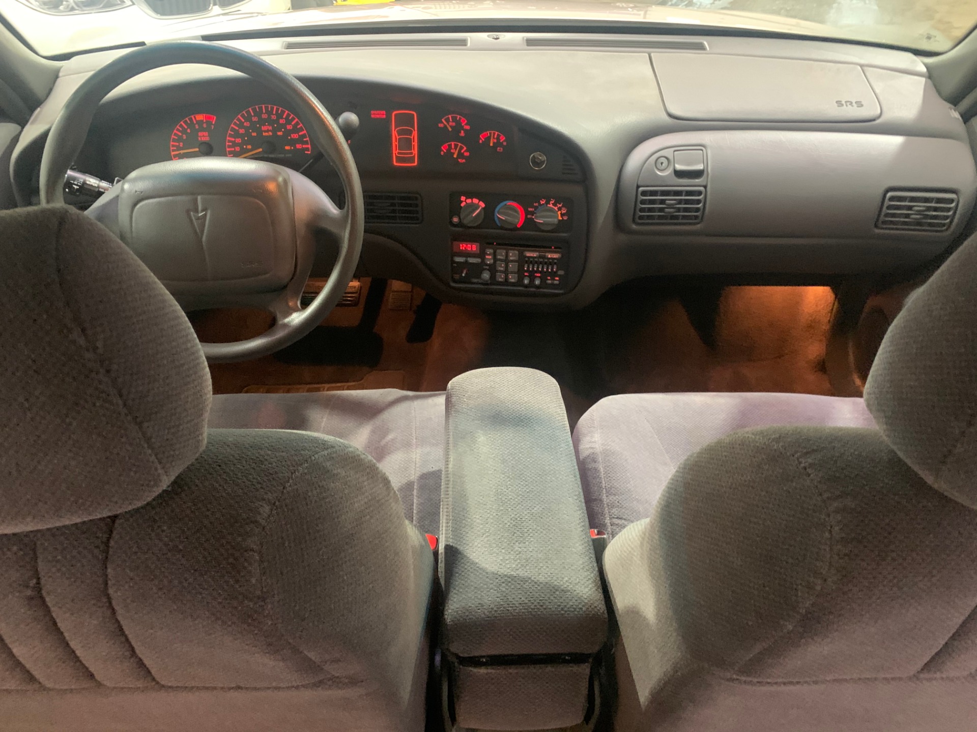 Used-1999-Pontiac-Bonneville-SE