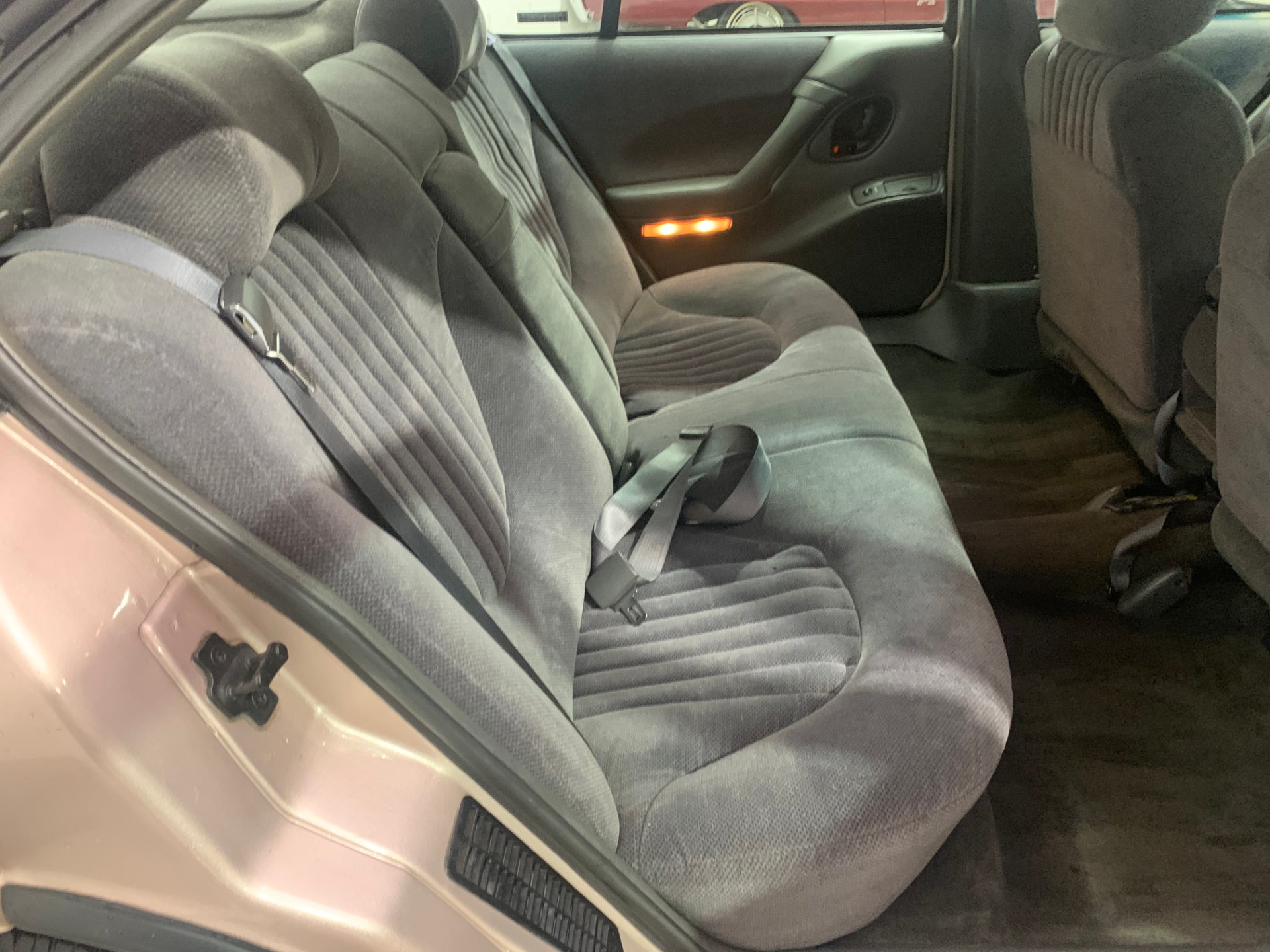 Used-1999-Pontiac-Bonneville-SE