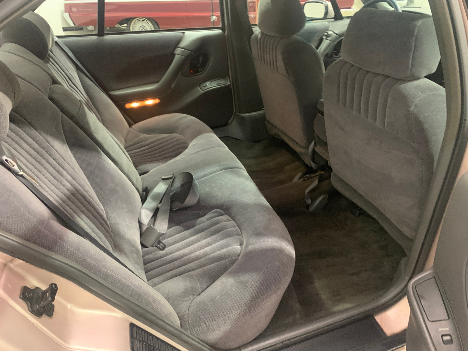 Used-1999-Pontiac-Bonneville-SE