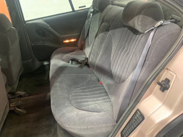 Used-1999-Pontiac-Bonneville-SE