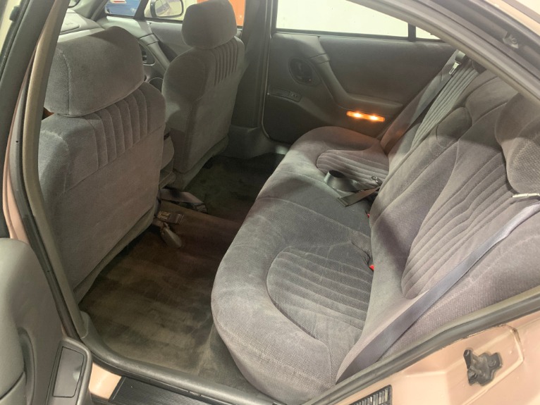 Used-1999-Pontiac-Bonneville-SE