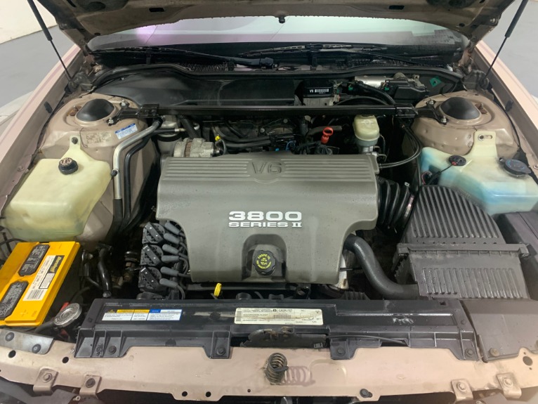 Used-1999-Pontiac-Bonneville-SE