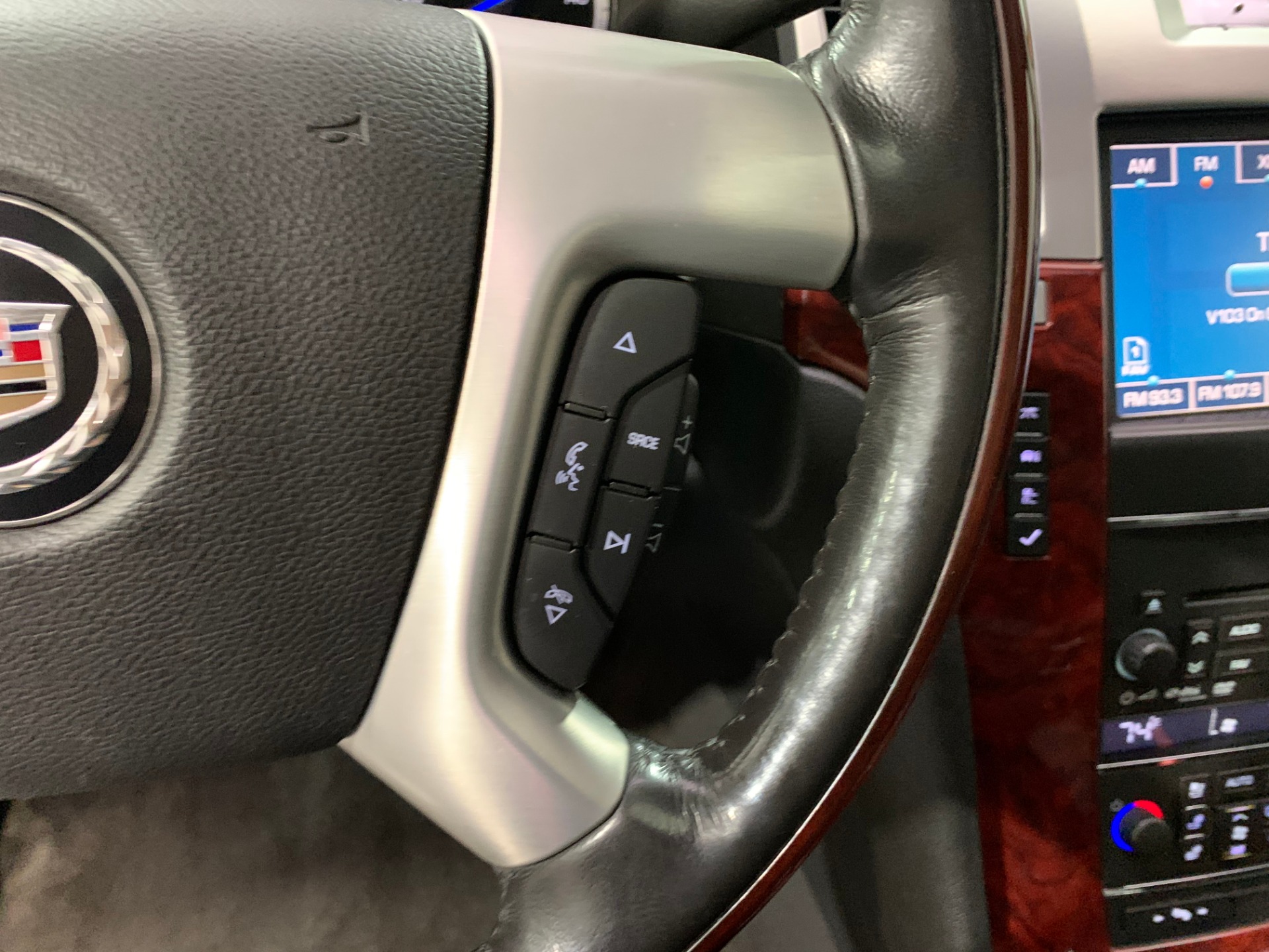 Used-2011-Cadillac-Escalade-Premium