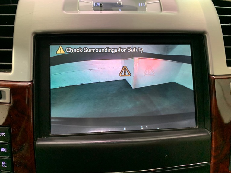 Used-2011-Cadillac-Escalade-Premium