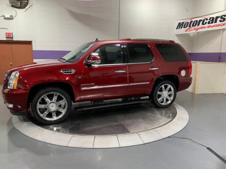 Used-2011-Cadillac-Escalade-Premium