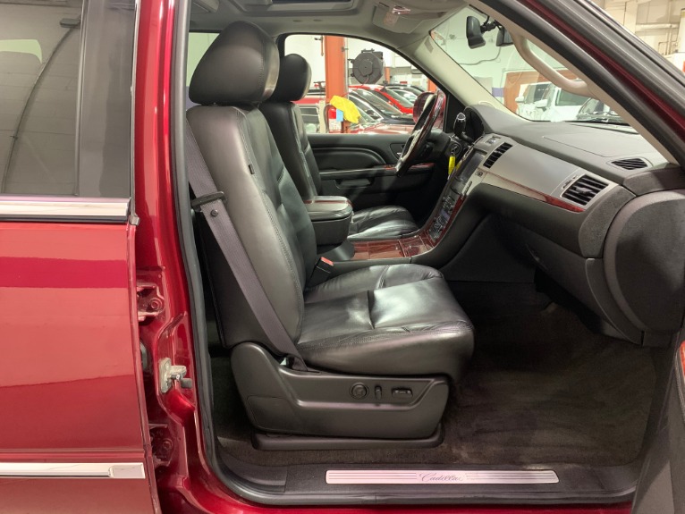 Used-2011-Cadillac-Escalade-Premium