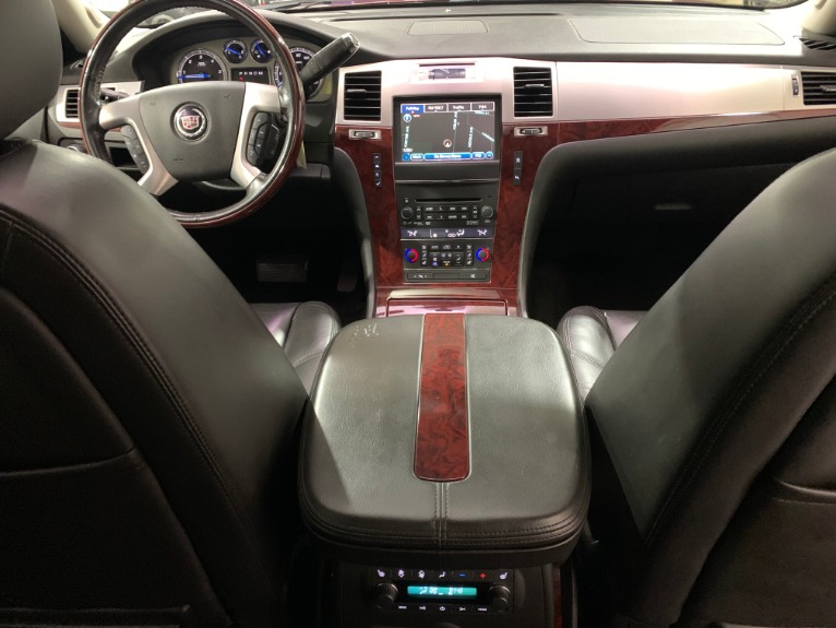 Used-2011-Cadillac-Escalade-Premium