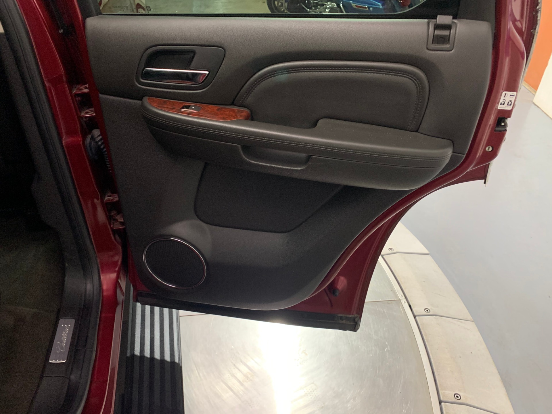 Used-2011-Cadillac-Escalade-Premium