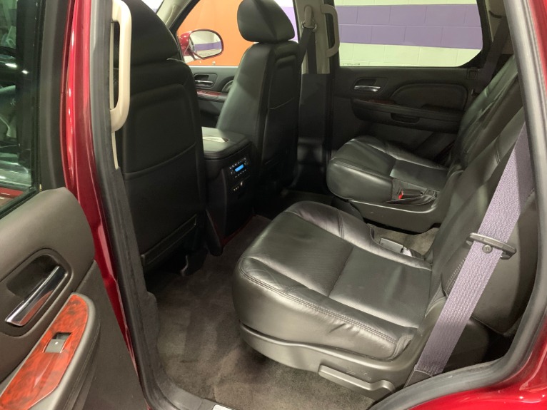 Used-2011-Cadillac-Escalade-Premium