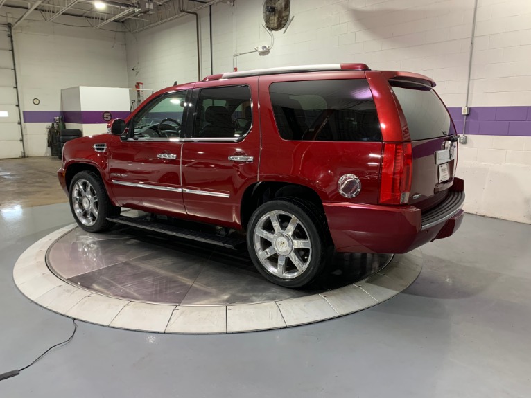 Used-2011-Cadillac-Escalade-Premium