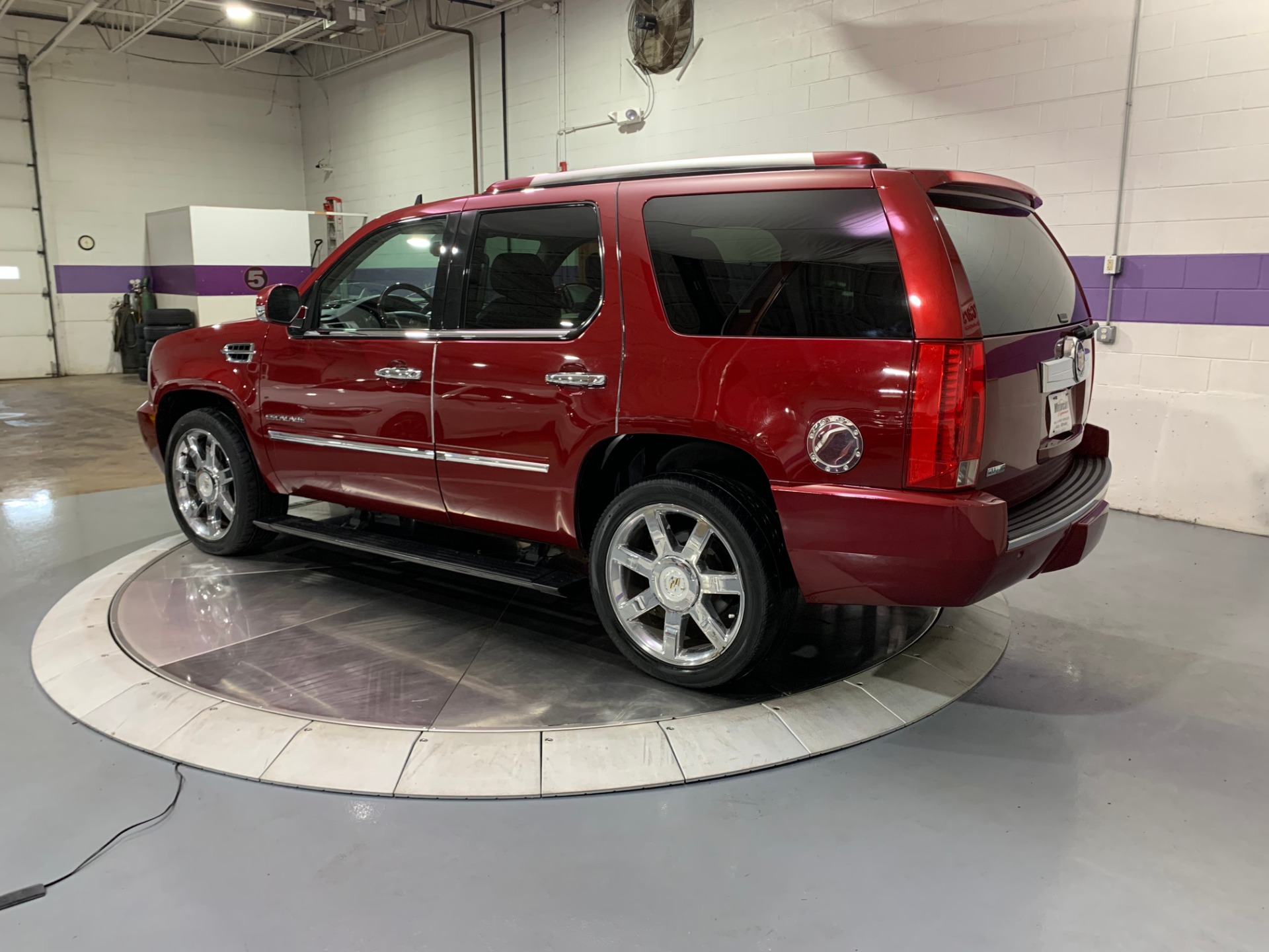 Used-2011-Cadillac-Escalade-Premium