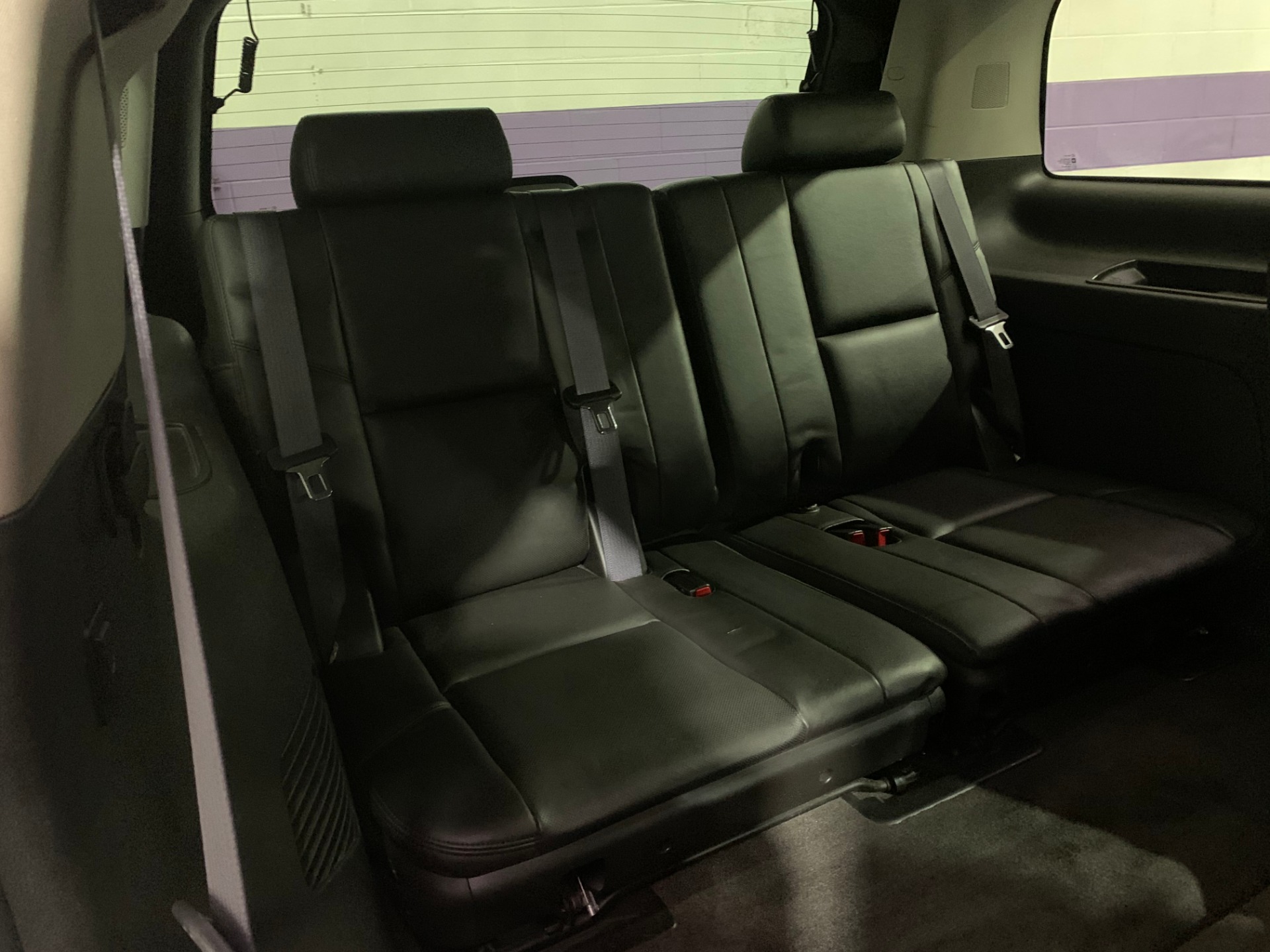 Used-2011-Cadillac-Escalade-Premium