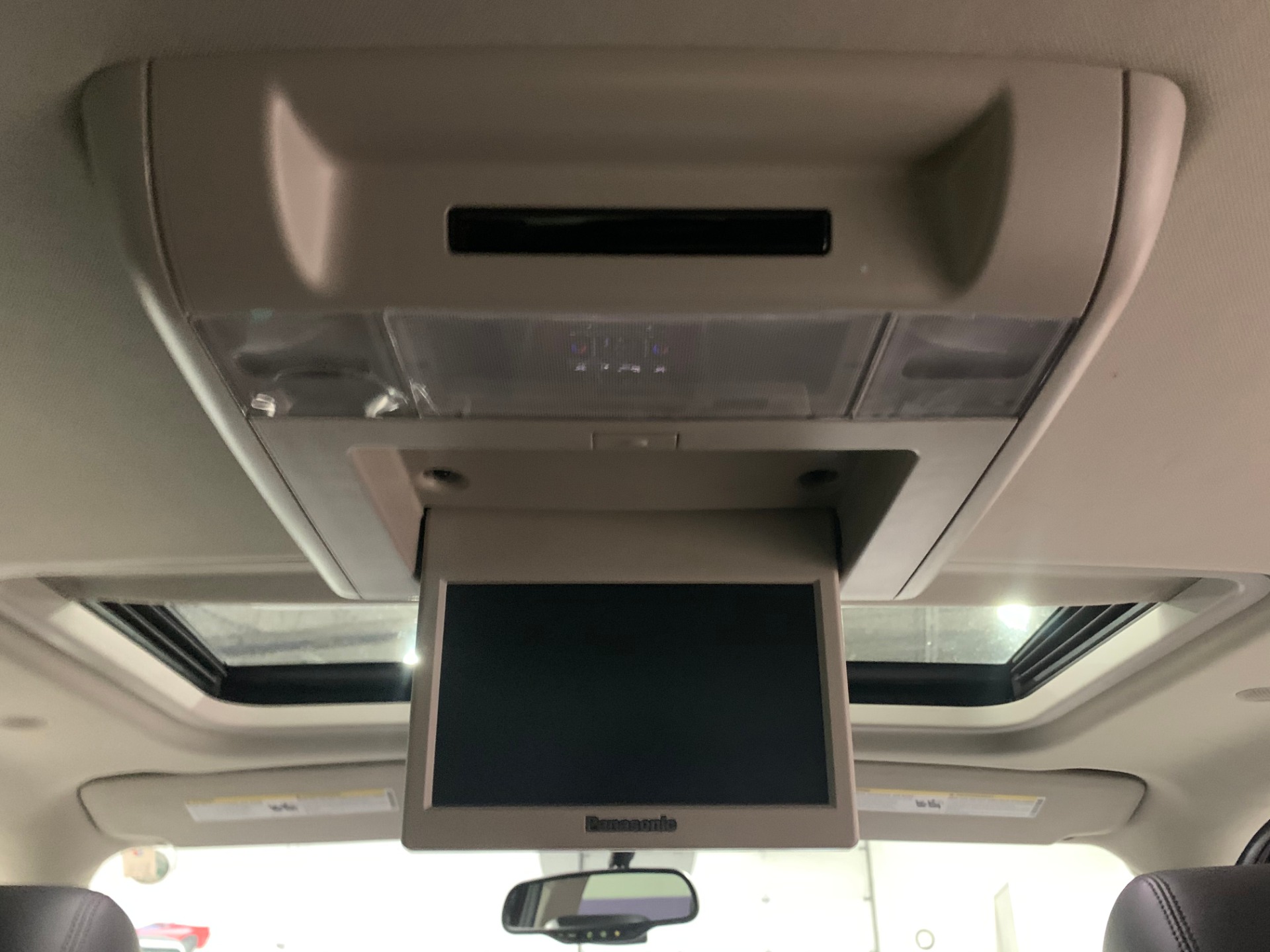 Used-2011-Cadillac-Escalade-Premium