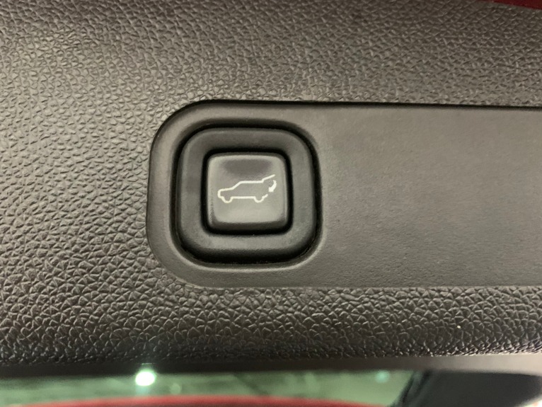 Used-2011-Cadillac-Escalade-Premium