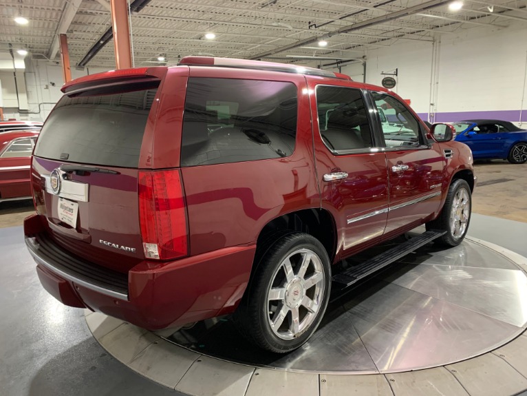 Used-2011-Cadillac-Escalade-Premium