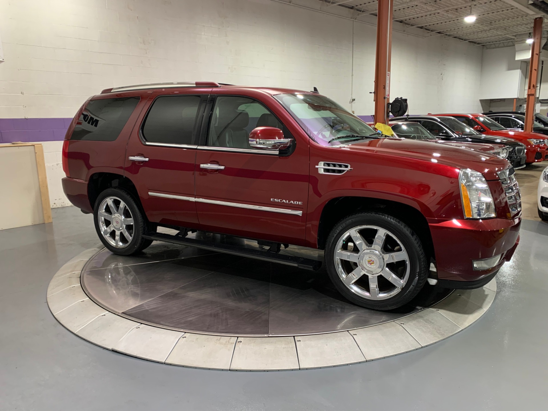 Used-2011-Cadillac-Escalade-Premium