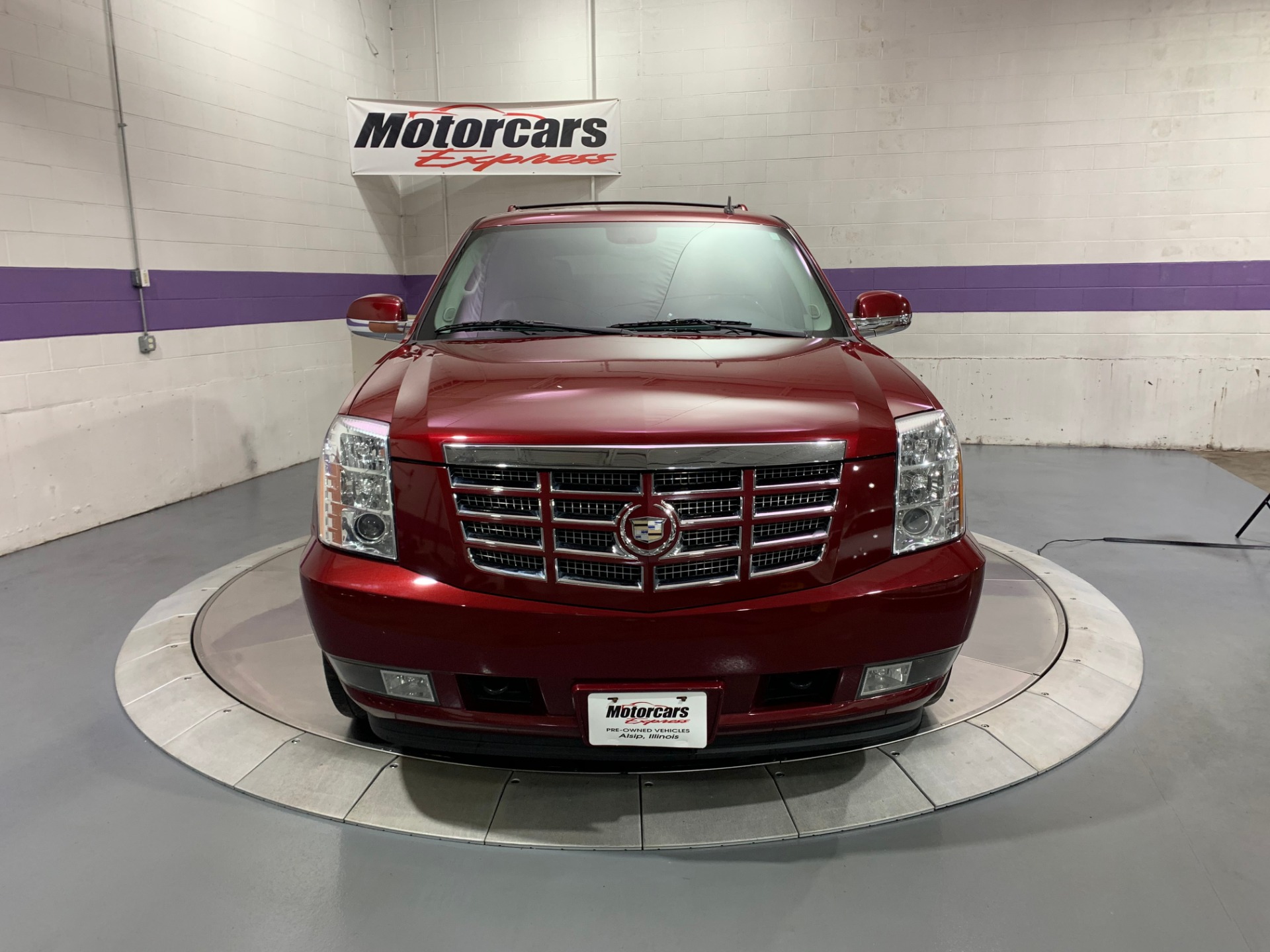 Used-2011-Cadillac-Escalade-Premium