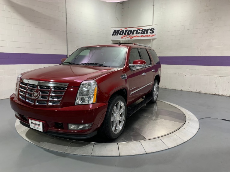 Used-2011-Cadillac-Escalade-Premium