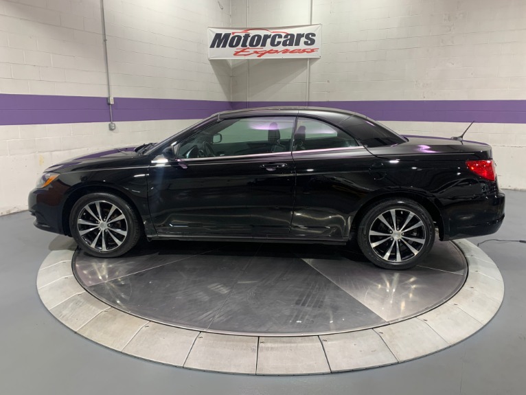 Used-2011-Chrysler-200-Convertible-S